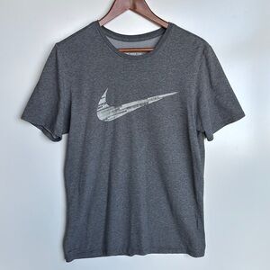 Nike Men's Gray T-Shirt